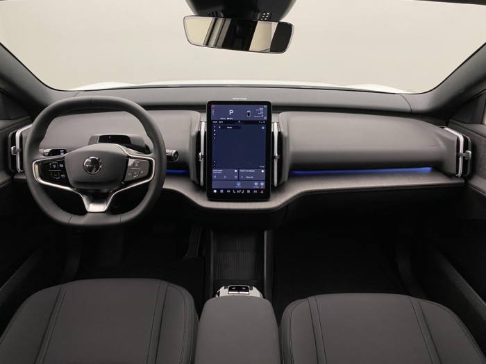Volvo EX30 P5 LONG RANGE ELETRIC PLUS na operativní leasing