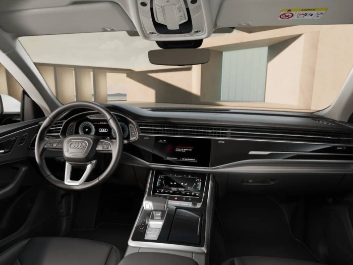 Q8 SUV 55 TFSI e quattro 280 kW quattro na operativní leasing