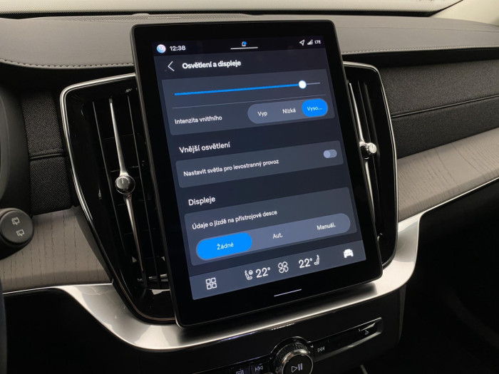 Volvo XC90 T8 AWD RECHARGE DARK PLUS 7m na operativní leasing