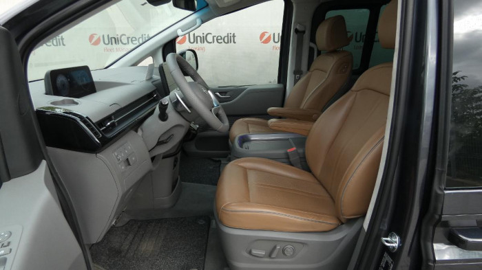 Hyundai Staria 2.2 CRDi Luxury 4x4 Auto na operativní leasing