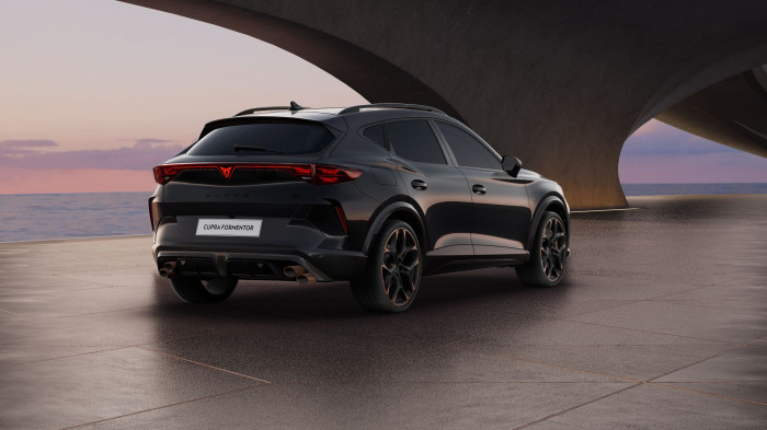 Cupra Formentor VZ5 2.5 TSI 390k DSG 4WD na operativní leasing
