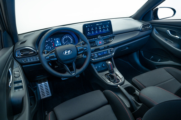 Hyundai i30 Kombi Smart 1,5 T-GDI - Benzín - Automat 7st. - 4x2 na operativní leasing