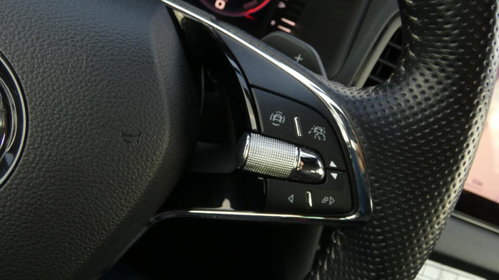 Škoda Karoq 1,5 TSI Sportline DSG na operativní leasing