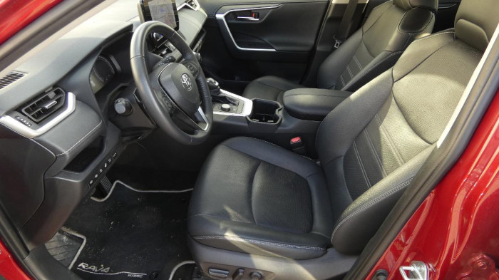 Toyota RAV4 2.5 Hybrid Executive 4WD e-CVT na operativní leasing
