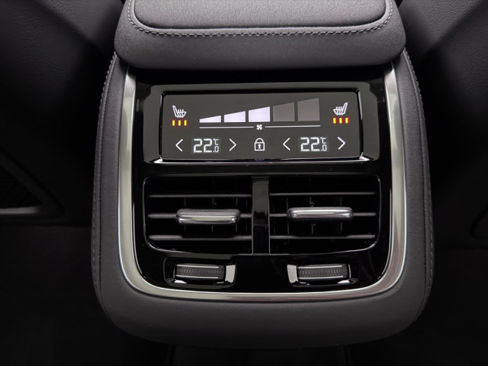 Volvo XC90 B5 AWD AUT BRIGHT ULTRA 7-míst na operativní leasing