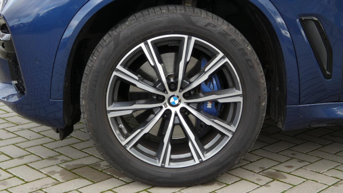 BMW X5 xDrive 40i M Sport na operativní leasing