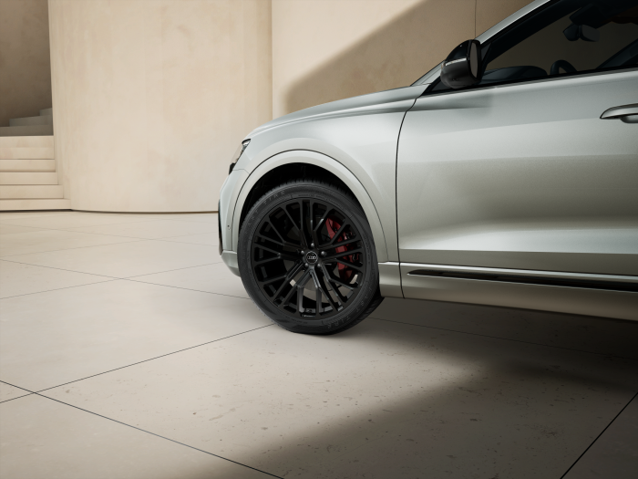 Audi Q8 SUV TDI quattro 210 kW na operativní leasing