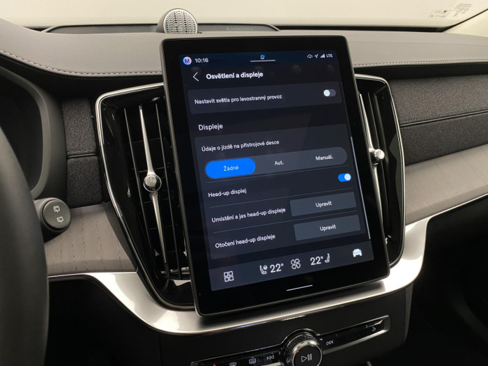 Volvo XC90 T8 AWD Plug-in DARK PLUS 7m na operativní leasing