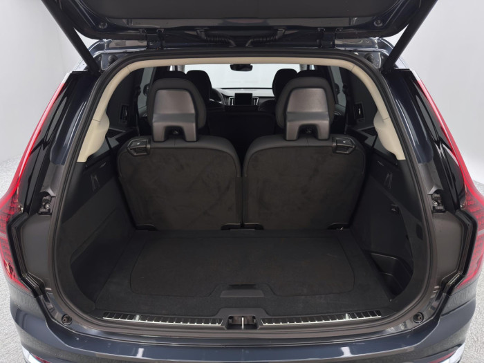 Volvo XC90 T8 AWD Plug-in BRIGHT PLUS 7m na operativní leasing