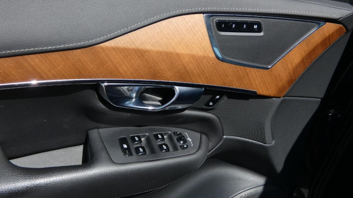 Volvo XC90 B5 AWD Drive-E mHEV aut. Inscr na operativní leasing