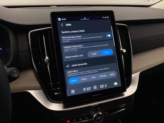 Volvo XC90 T8 AWD Plug-in BRIGHT PLUS 7m na operativní leasing