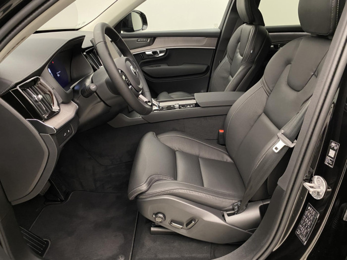 Volvo XC90 T8 AWD RECHARGE DARK PLUS 7m na operativní leasing