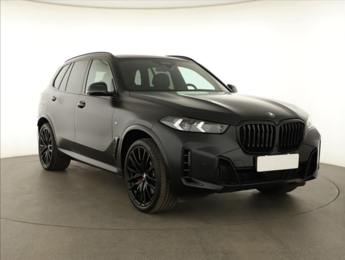 BMW X5 M Paket xDrive30d 219 kW 4x4 Automat na operativní leasing
