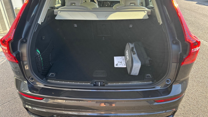 Volvo XC60 2.0 B5 - Benzín - Automat 8st. - 4x4 na operativní leasing