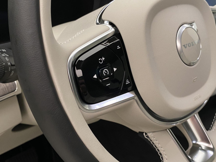 Volvo XC90 T8 AWD Plug-in BRIGHT PLUS 7m na operativní leasing