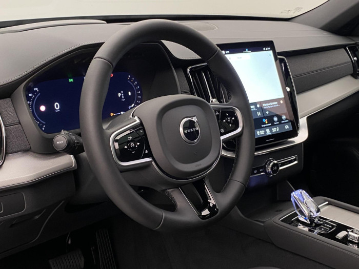 Volvo XC90 B5 AWD BLACK EDITION PLUS 7 na operativní leasing