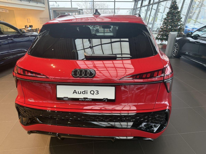 Audi Q3 TFSI 110 kW Stronic na operativní leasing