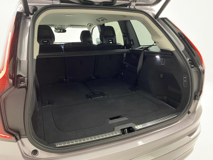 Volvo XC90 T8 AWD RECHARGE BRIGHT PLUS 7m na operativní leasing