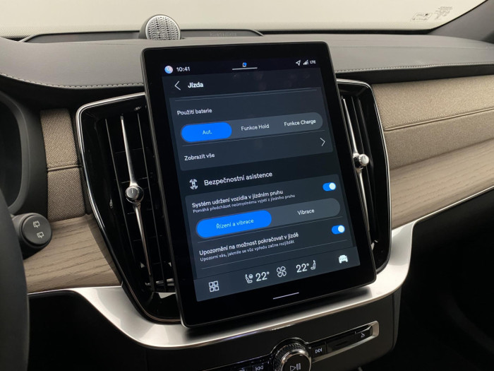 Volvo XC90 T8 AWD Plug-in DARK PLUS 7m na operativní leasing