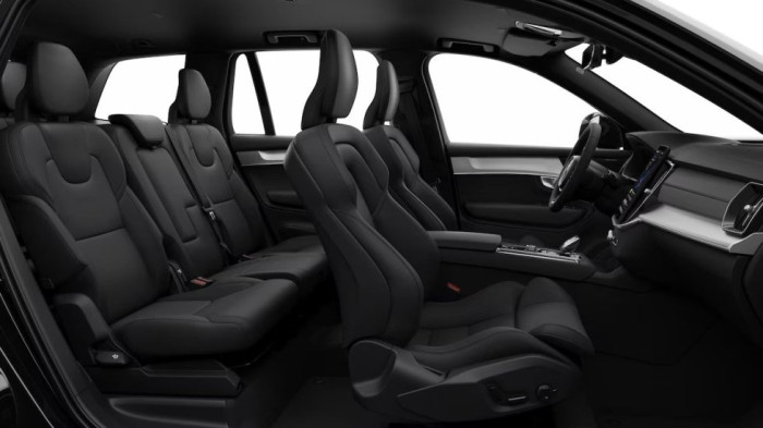 Volvo XC90 PLUS BLACK EDITION, T8 AWD, 228+107 kW / 310+145 HP na operativní leasing