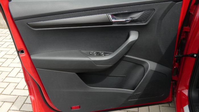 Škoda Karoq 1,5 TSI DSG Sportline na operativní leasing
