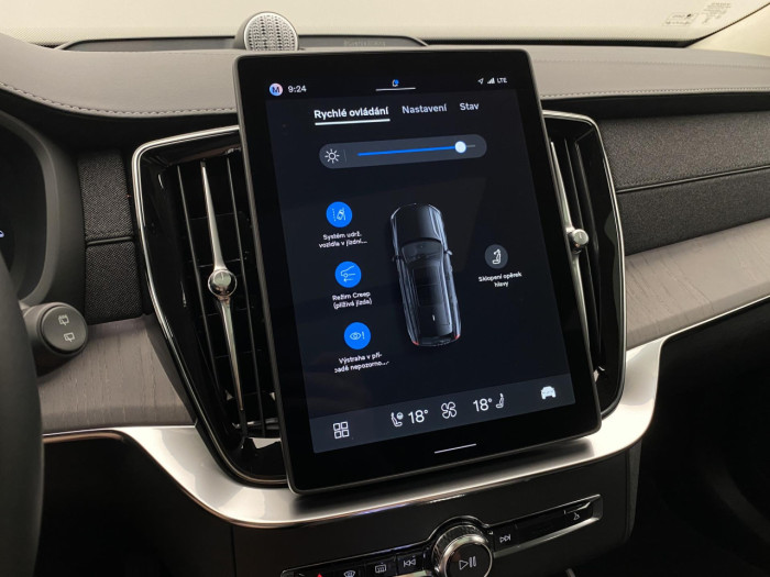 Volvo XC90 T8 AWD Plug-in DARK ULTRA na operativní leasing