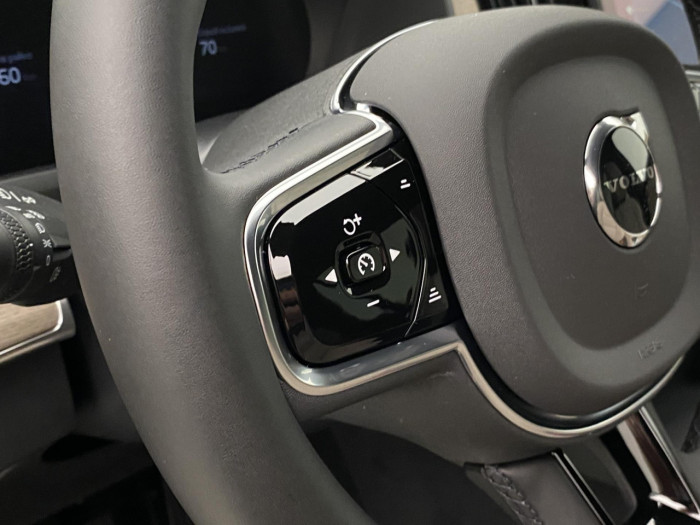 Volvo XC90 T8 AWD Plug-in BRIGHT PLUS 7m na operativní leasing