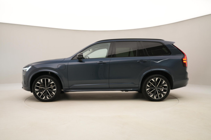 Volvo XC90 T8 AWD Plug-in DARK PLUS 7m na operativní leasing