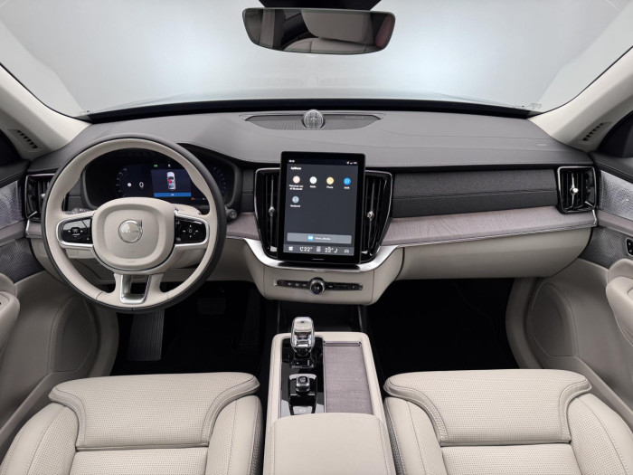 Volvo XC90 B5 AWD AUT DARK PLUS 7míst na operativní leasing