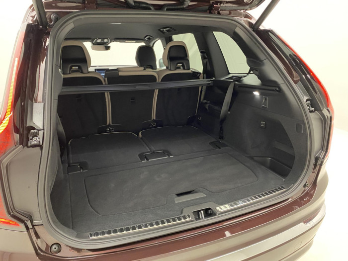 Volvo XC90 B5 AWD AUT CORE 7míst na operativní leasing