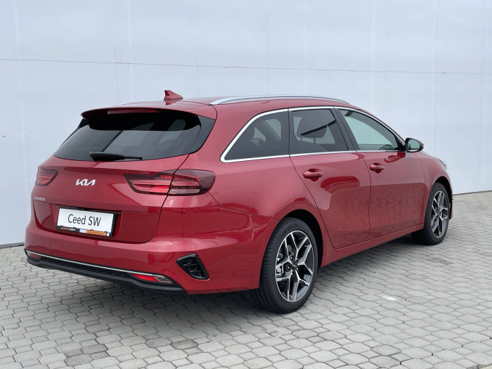 KIA Ceed SW CD TOP 7DCT 1,5 T-GDi / 103kW na operativní leasing