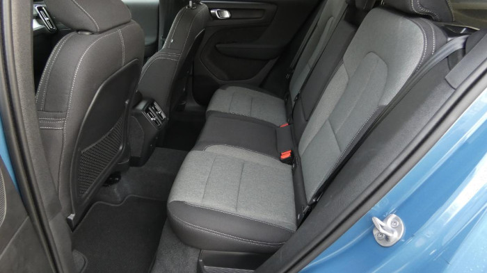 Volvo XC40 B3 PLUS DARK na operativní leasing