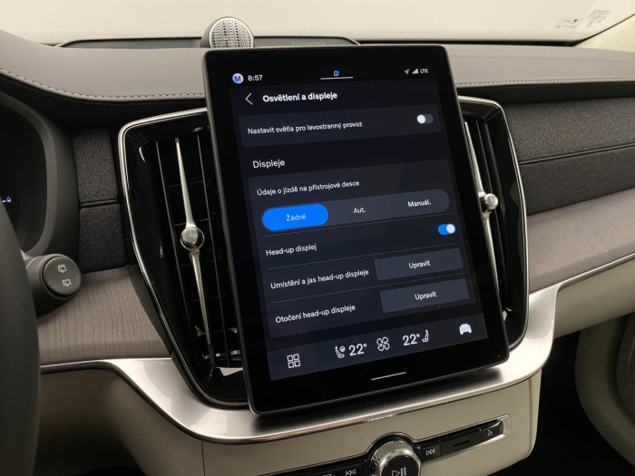Volvo XC90 T8 AWD Plug-in DARK ULTRA na operativní leasing