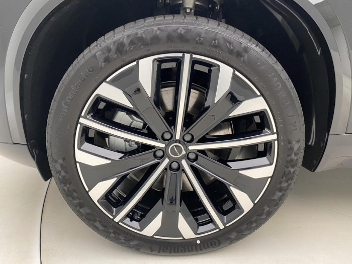 Volvo XC90 T8 AWD Plug-in DARK ULTRA na operativní leasing