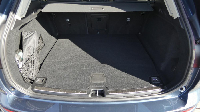 Volvo XC60 T8 Plug-In Hybdrid AWD aut. Ul na operativní leasing