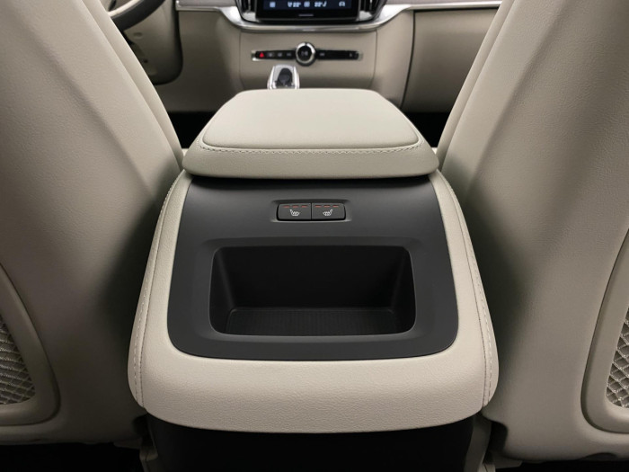 Volvo XC90 B5 AWD AUT BRIGHT PLUS 7míst na operativní leasing