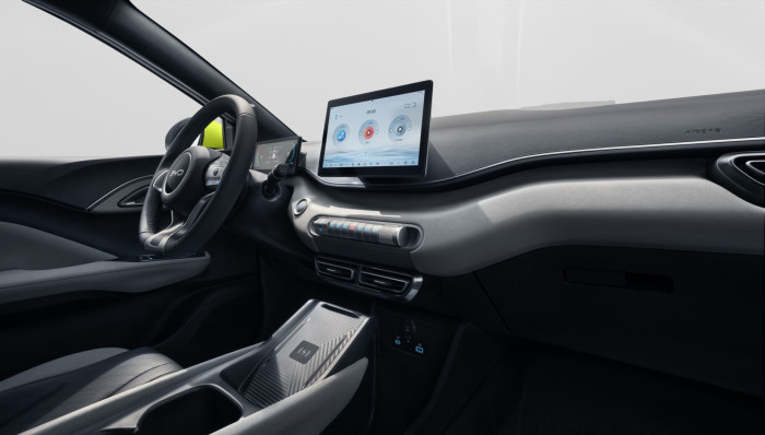 BYD Dolphin Surf Boost*kůže*LED*V2L*park. kam. na operativní leasing