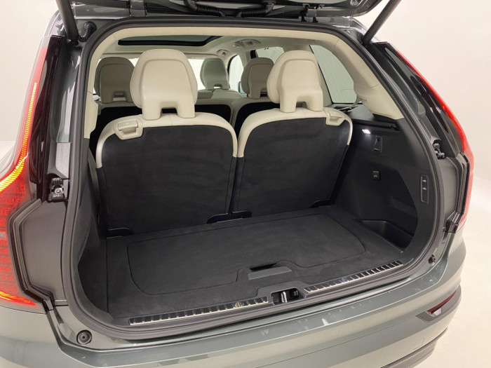Volvo XC90 T8 AWD Plug-in DARK ULTRA na operativní leasing