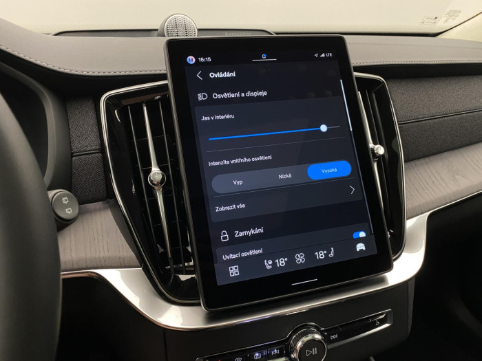 Volvo XC90 T8 AWD Plug-in BRIGHT ULTRA na operativní leasing