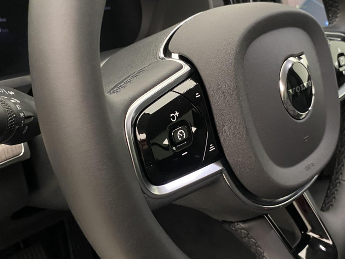 Volvo XC90 T8 AWD Plug-in BRIGHT PLUS 7m na operativní leasing