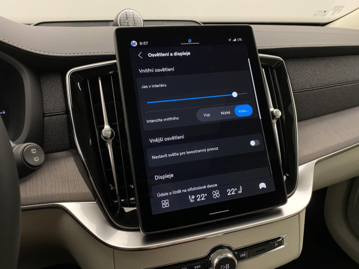 Volvo XC90 T8 AWD Plug-in DARK ULTRA na operativní leasing