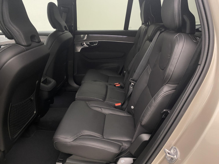 Volvo XC90 B5 AWD AUT DARK PLUS na operativní leasing
