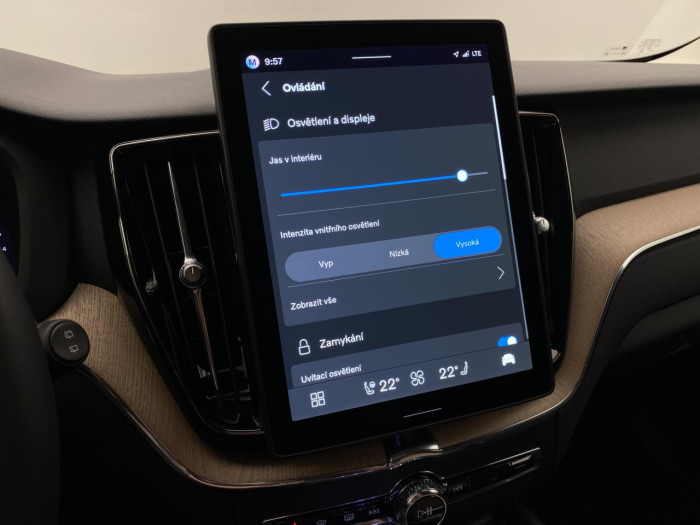 Volvo XC60 B5 AWD AUT BRIGHT PLUS na operativní leasing