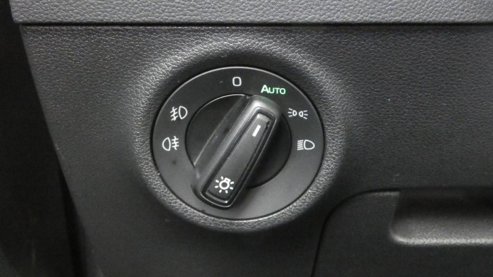 Škoda Karoq 1,5 TSI Ambition DSG na operativní leasing