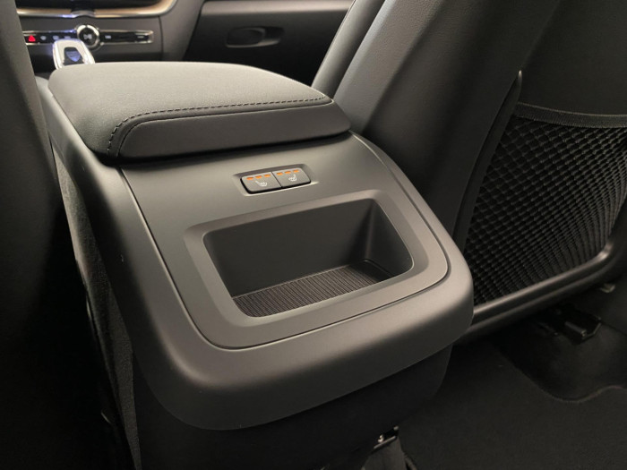 Volvo XC60 B5 AWD AUT BRIGHT PLUS na operativní leasing