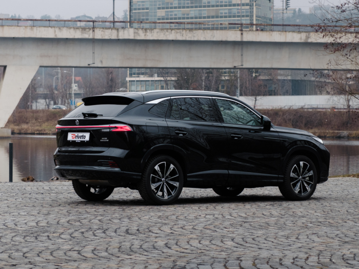 MG HS Exclusive 1.5 TGI 125 kW Benzín Automatická převodovka na operativní leasing