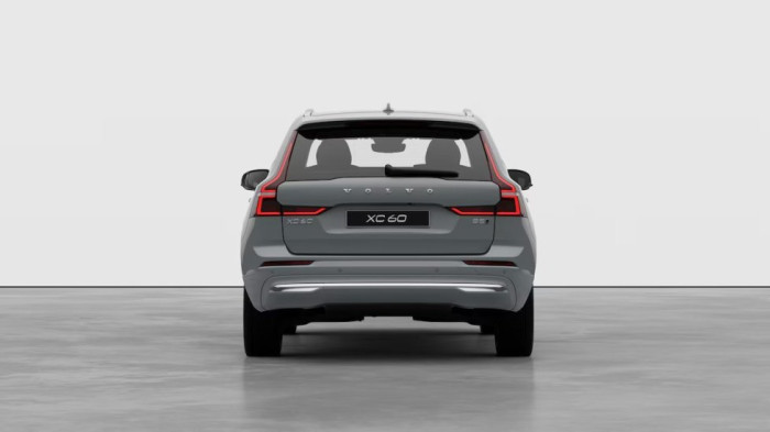 Volvo XC60 PLUS BRIGHT, B5 AWD, 184+10 kW / 250+14 HP na operativní leasing