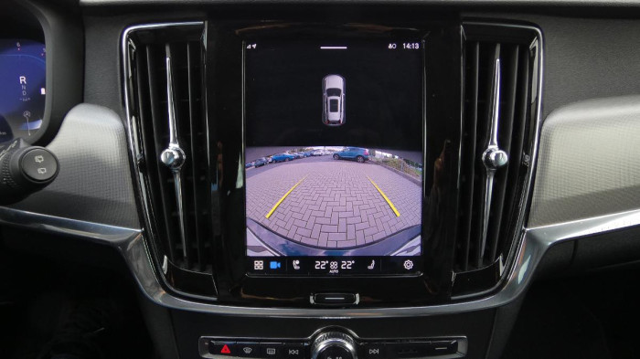 Volvo V90 B4 AWD Diesel Momentum na operativní leasing