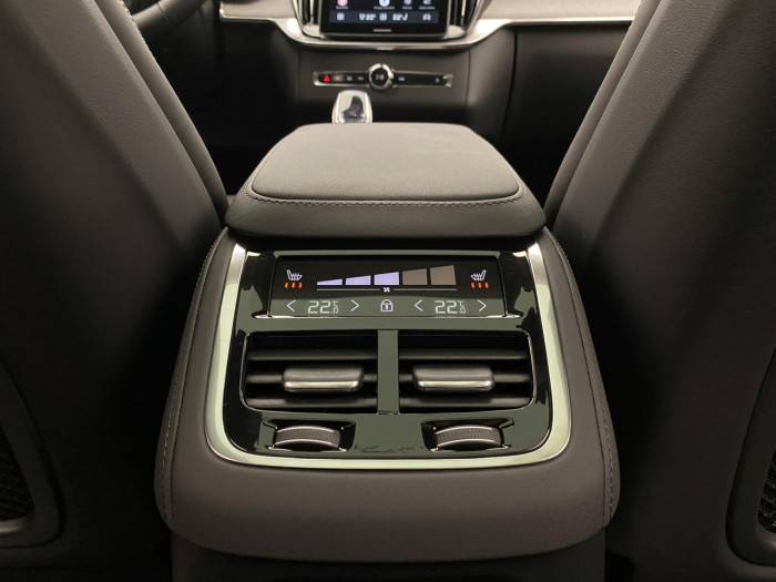 Volvo XC90 T8 AWD Plug-in BRIGHT ULTRA na operativní leasing