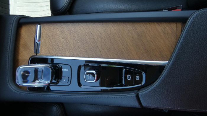 Volvo XC90 B5 AWD Drive-E mHEV aut. Inscr na operativní leasing